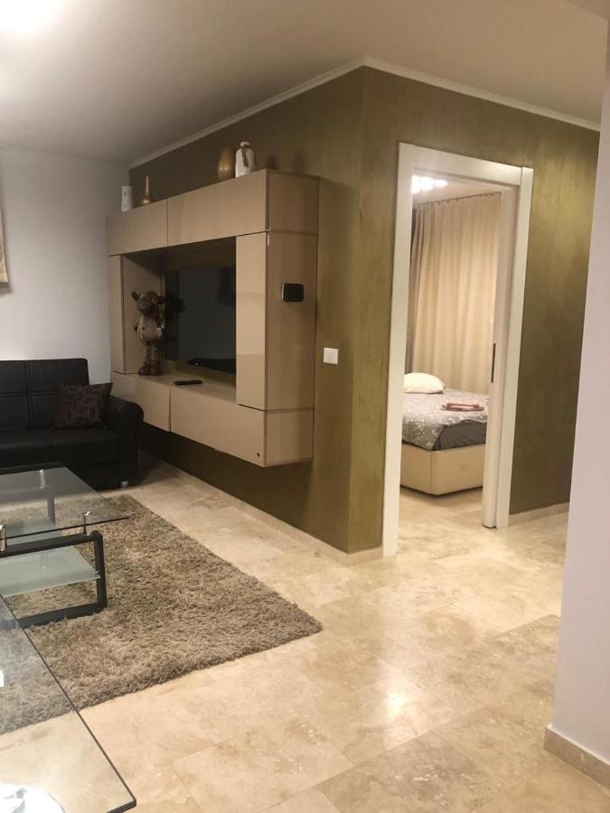 Appartamento Apartament Nicolle Poiana Brasov Esterno foto